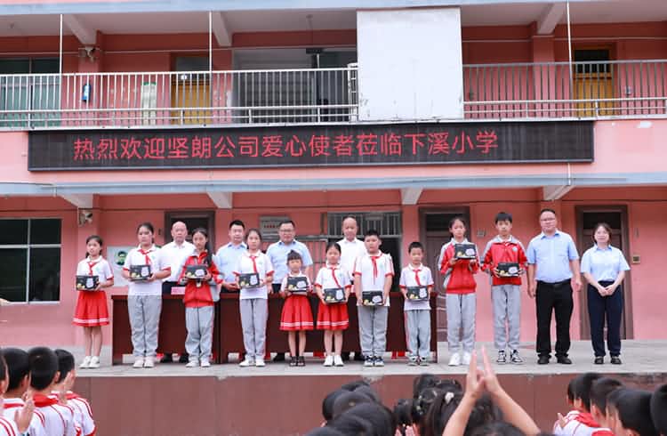 让爱延续-贵州省铜仁市万山区91视频福利视频希望小学回访